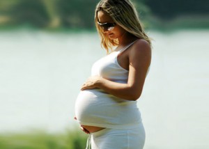 O único método de prevenir a doença além de evitar o contato com  pessoas já contagiadas, é a racina contra rubéola.